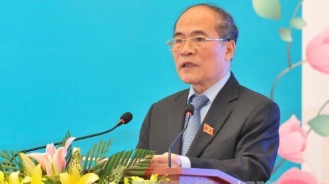 Nguyen Sinh Hung reçoit des femmes responsables - ảnh 1